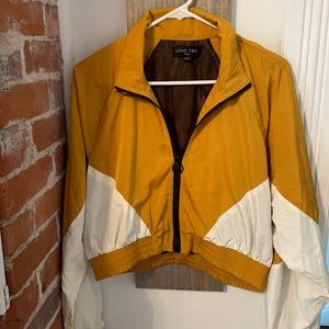 Love Tree women’s windbreaker. Great condition.